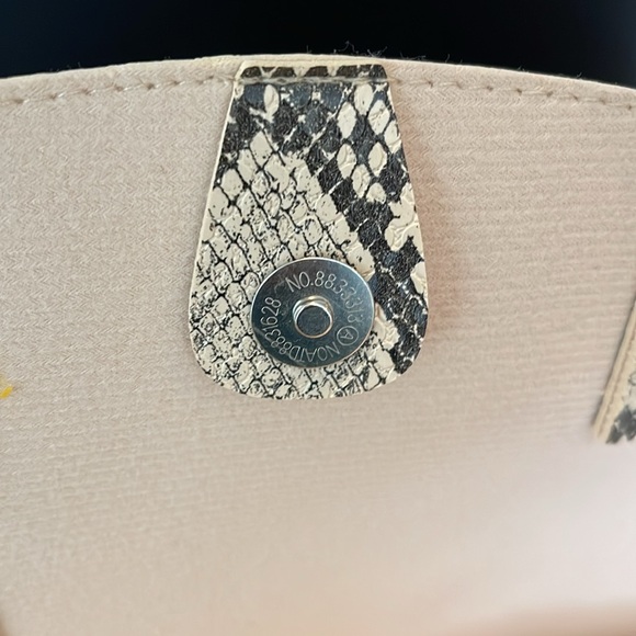 New! Tassel Dome Handbag - Picture 8 of 11